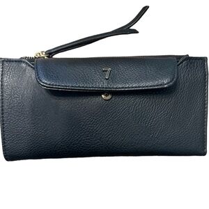 Seven Days leather wallet EUC